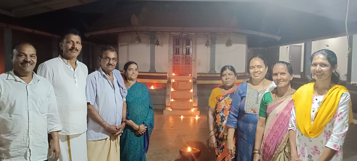 ಏರಮಲೆ ಶ್ರೀ ಕಾಡೆದಿ ಭದ್ರಕಾಳಿ ದೇವಸ್ಥಾನದಲ್ಲಿ ದೀಪ ಪ್ರಜ್ವಲನೆ