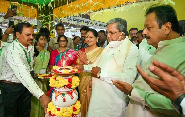 ಸಿರಿಧಾನ್ಯ ತಿನಿಸುಗಳ ಪ್ರದರ್ಶನ ಮತ್ತು ಮಾರಾಟ ಮಳಿಗೆ ಉದ್ಘಾಟನೆ
