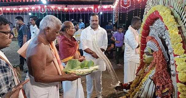 ಉಳ್ಳಾಲ ಬಂಡಿಕೋಟ್ಯ ಶ್ರೀ ಕೋರ್ದಬ್ಬು ದೈವಸ್ಥಾನಕ್ಕೆ ಯು.ಟಿ.ಖಾದರ್‌ ಭೇಟಿ