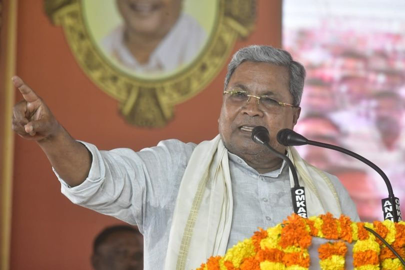 ಕೆರೆ – ಕಟ್ಟೆಗಳಿಗೆ ಕಾವೇರಿ ನದಿಯ ನೀರು ತುಂಬಿಸುವ ಯೋಜನೆಯನ್ನು ಸಿ.ಎಂ.ಸಿದ್ಧರಾಮಯ್ಯ ಉದ್ಘಾಟಿಸಿದರು