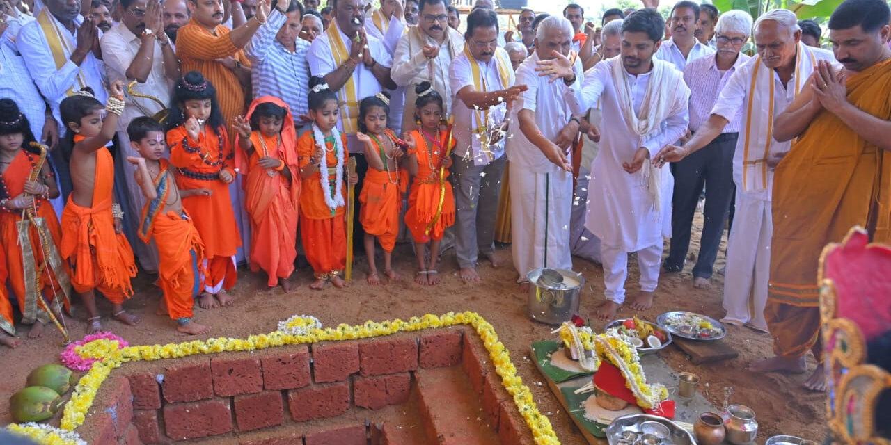 ಕಲ್ಲಡ್ಕ :ನೂತನ ನಿರ್ಮಾಣದ ಶ್ರೀ ವಿದ್ಯಾಗಣಪತಿ ದೇವರ ಗುಡಿಗೆ ಶಿಲಾನ್ಯಾಸ. ಮಂದಿರಗಳು ಪ್ರತಿ ಊರಿನಲ್ಲೂ ಅಯೋಧ್ಯೆಯಂತೆ ಬೆಳಗಬೇಕು – ಶ್ರೀ ವಿನಯ ಗುರೂಜಿ.