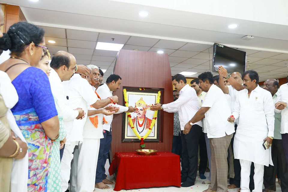 ಪ್ರಧಾನಿ ಮೋದಿ ಅವರ ಆತ್ಮನಿರ್ಭರ ಭಾರತ ಕಲ್ಪನೆಗೆ ಪ್ರೇರಣೆಯೇ ಬಸವಣ್ಣನವರು