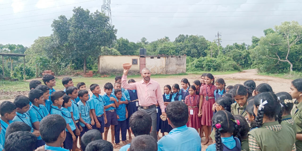 ಶಂಭೂರು ಗುಬ್ಬಚ್ಚಿ ಗೂಡು ಜಾಗೃತಿ ಅಭಿಯಾನ