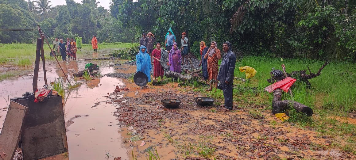ಅಳಿಕೆ ಮೂವಾಜೆ ಶ್ರೀ ಧೂಮಾವತಿ ದೈವಸ್ಥಾನದಲ್ಲಿ ಶ್ರಮದಾನ