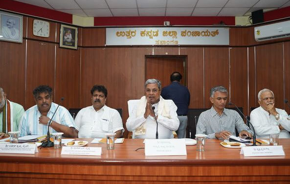 ಜಿಲ್ಲೆಯಲ್ಲಿ ರಾಷ್ಟ್ರಿಯ ಹೆದ್ದಾರಿ ಕಾಮಗಾರಿ ಪೂರ್ಣಗೊಳಿಸದೆ ಐ.ಆರ್.ಬಿ ಕಂಪನಿಯವರು ಟೋಲ್ ಏಕೆ ಸಂಗ್ರಹಿಸುತ್ತಿದ್ದೀರಿ? ಇದು ಸರಿಯಿಲ್ಲ- ಸಿ.ಎಂ.ಸಿದ್ಧರಾಮಯ್ಯ