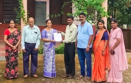 ಶ್ರೀ ಕ್ಷೇತ್ರ ಧರ್ಮಸ್ಥಳ ಗ್ರಾಮಭಿವೃದ್ಧಿ ಯೋಜನೆಯಿಂದ ಅನುದಾನದ ಮಂಜೂರಾತಿ ಪತ್ರ ಹಸ್ತಾಂತರ