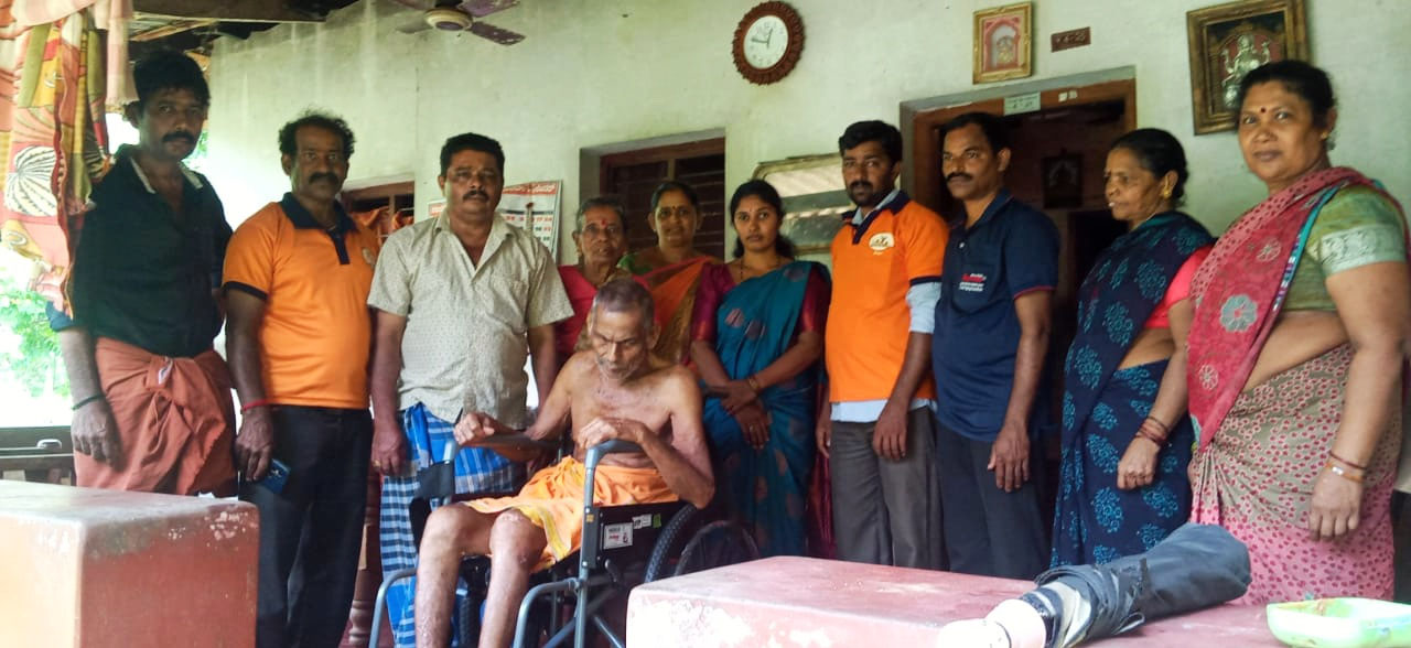 ಜನಮಂಗಳ  ಕಾರ್ಯಕ್ರಮ ದಡಿಯಲ್ಲಿ  ಮಂಜೂರಾದ  ವ್ಹೀಲ್ ಚೇರ್ ಹಸ್ತಾಂತರ