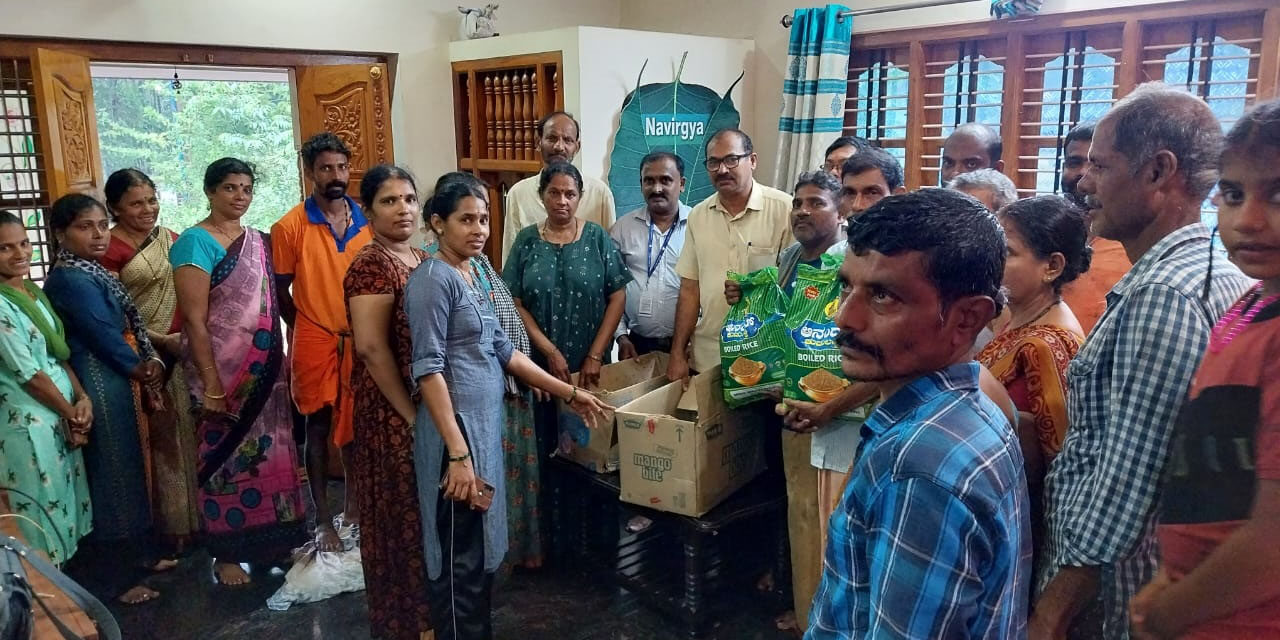 ಗ್ರಾಮಾಭಿವೃದ್ಧಿ ಯೋಜನೆಯಿಂದ ದಿನಸಿ ಸಾಮಾಗ್ರಿ ವಿತರಣೆ