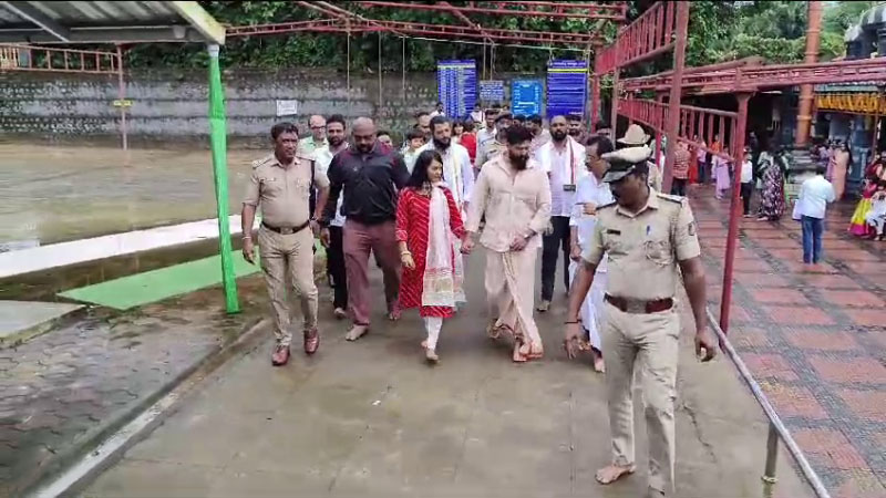ಉಜಿರೆಯ ಸುರ್ಯ ದೇವಸ್ಥಾನ ಮತ್ತು ಧರ್ಮಸ್ಥಳಕ್ಕೆ ಇಂದು ರಾಧಿಕಾ, ಯಶ್‌ ಭೇಟಿ