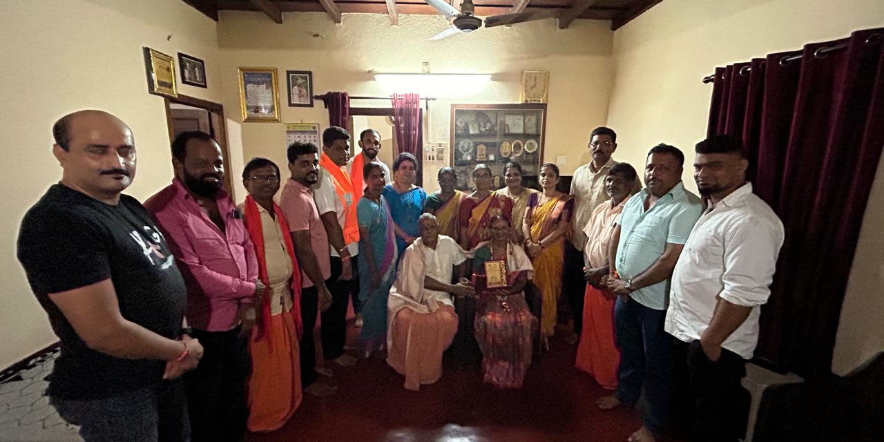 ನಿವೃತ್ತಿ ಹೊಂದಿದ ಶಿಕ್ಷಕ-ಶಿಕ್ಷಕಿಯರನ್ನು ಗುರುತಿಸಿ ಸಮ್ಮಾನ ಗೌರವ ಅರ್ಪಣೆ