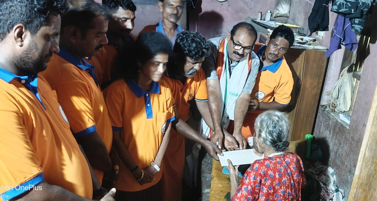 ಶೌರ್ಯ  ವಿಪತ್ತು ನಿರ್ವಹಣಾ ಘಟಕ ಕಾಡಬೆಟ್ಟು ವಗ್ಗ ವತಿಯಿಂದ ಬಡ ಮಹಿಳೆಗೆ ಸಹಾಯಧನ ಹಸ್ತಾಂತರ