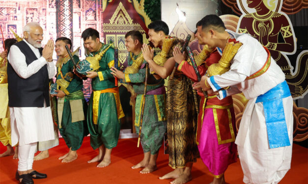 ಲಾವೋ ರಾಮಾಯಣ ಪ್ರದರ್ಶನವನ್ನು ವೀಕ್ಷಿಸಿದ ಪ್ರಧಾನಮಂತ್ರಿ