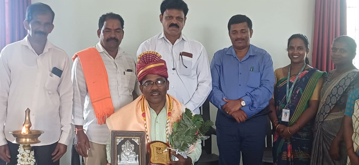 ಜಿಲ್ಲಾ ಉತ್ತಮ ಶಿಕ್ಷಕ ಪ್ರಶಸ್ತಿ ಪಡೆದ ಕೆಲಿಂಜ ಶಾಲಾ ಶಿಕ್ಷಕ ತಿಮ್ಮಪ್ಪ ನಾಯ್ಕ ಇವರಿಗೆ ಅಭಿನಂದನೆ ಕಾರ್ಯಕ್ರಮ