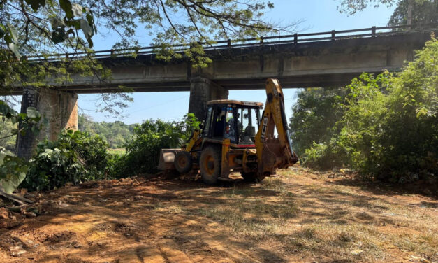 ಅಡ್ಡೂರು ಸೇತುವೆ ದುರಸ್ಥಿ ಕಾಮಗಾರಿಗೆ ಚಾಲನೆ: ಶಾಸಕ ರಾಜೇಶ್ ನಾಯ್ಕ್ ಉಪಸ್ಥಿತಿಯಲ್ಲಿ ಪೊಳಲಿ ದೇವಸ್ಥಾನದಲ್ಲಿ ಪೂಜೆ ಸಲ್ಲಿಸಿ ಕಾಮಗಾರಿ ಆರಂಭ
