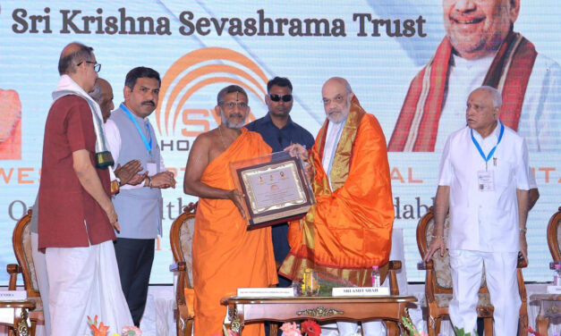 ಶತಮಾನಗಳ ಭಾರತೀಯರ ಹೋರಾಟಕ್ಕೆ ವಿಶ್ವರೂಪ ತಂದುಕೊಟ್ಟವರುವಿಶ್ವೇಶ್ವರ ತೀರ್ಥ ಶ್ರೀಗಳು