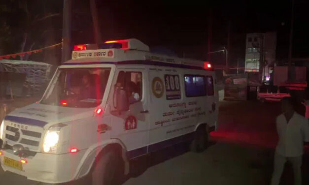 ಚಿಕ್ಕಮಗಳೂರು : ಕುಡಿದ ಮತ್ತಲ್ಲಿ ಹುಚ್ಚಾಟ – ತಮಾಷೆಗೆ 40 ಕಿಮೀ ದೂರದಿಂದ ಅಂಬುಲೆನ್ಸ್‌ ಕರೆಸಿದ ಕುಡುಕ!