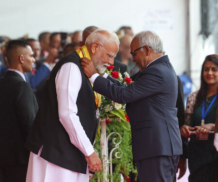 ಪ್ರಧಾನಮಂತ್ರಿ ನರೇಂದ್ರ ಮೋದಿ ಅವರು ರಾಷ್ಟ್ರೀಯ ದಿನಾಚರಣೆಯಲ್ಲಿ ಮಾರಿಷಸ್‌ ನ ಅತ್ಯುನ್ನತ ನಾಗರಿಕ ಪ್ರಶಸ್ತಿಯನ್ನು ಸ್ವೀಕರಿಸಿದರು