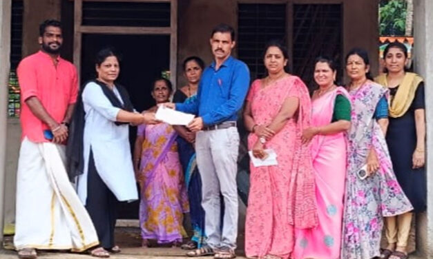 ಶಾಲಾ ನೂತನ ಕಟ್ಟಡ ರಚನೆಗೆ ಮಂಜೂರಾದ ಅನುದಾನದ ಮಂಜೂರಾತಿ ಪತ್ರ ಹಸ್ತಾಂತರ