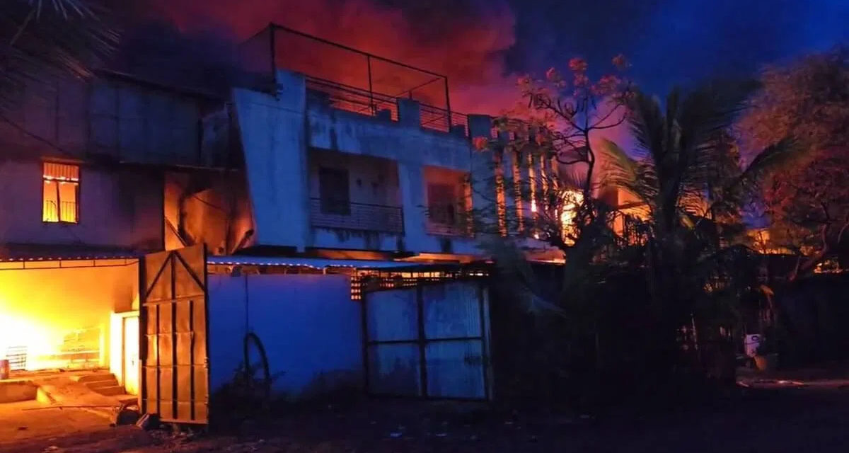ಮುಂಬೈ : ಸೋಲಾಪುರದ ಟೆಕ್ಸ್‌ಟೈಲ್‌ ಫ್ಯಾಕ್ಟರಿಯಲ್ಲಿ ಅಗ್ನಿ ಅವಘಡ – 8 ಮಂದಿ ಬಲಿ