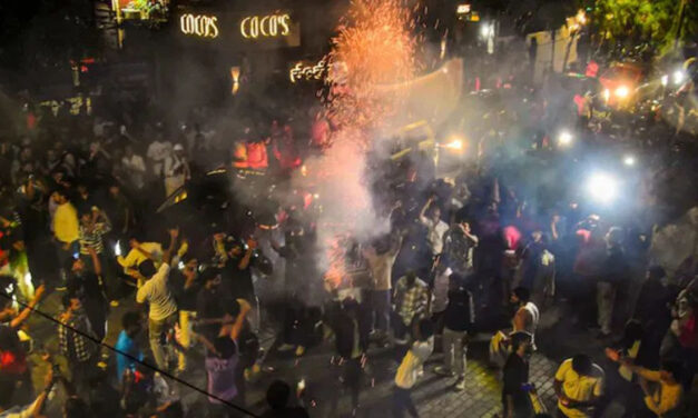 ಆರ್‌ಸಿಬಿ ಗೆಲುವಿನ ನಶೆಯಲ್ಲಿ ತೇಲಿದ ಫ್ಯಾನ್ಸ್‌ – ಒಂದೇ ದಿನ 157 ಕೋಟಿ ಎಣ್ಣೆ (ಮದ್ಯ) ಸೇಲ್