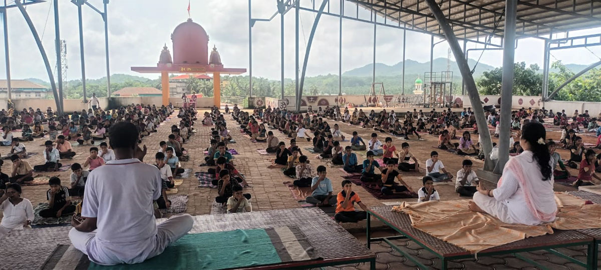 ಕಲ್ಲಡ್ಕ ವಿಶ್ವಯೋಗ ದಿನಾಚರಣೆ 
