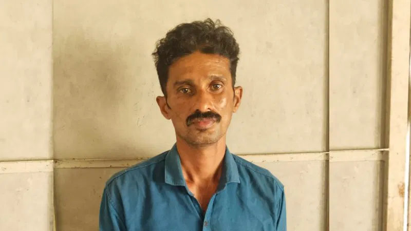 ಹೆಂಡತಿ ಹೆಚ್ಚು ಮೊಬೈಲ್ ಬಳಸ್ತಾಳೆ ಅಂತ ಕಡಿದು ಕೊಂದ ಪತಿ