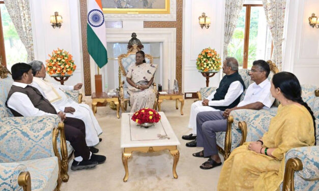 ದೆಹಲಿಯಲ್ಲಿ ಸಿ.ಎಂ.ಸಿದ್ಧರಾಮಯ್ಯ ರಾಷ್ಟ್ರಪತಿಗಳಾದ ಶ್ರೀಮತಿ ದ್ರೌಪದಿ ಮುರ್ಮು ಅವರನ್ನು ಭೇಟಿ