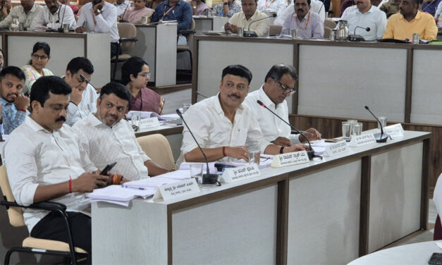 ಕೆ.ಡಿ.ಪಿ.ಸಭೆ : 50℅ ಮಹಿಳೆಯರು ಹೆರಿಗೆಗೆ ಬಂಟ್ವಾಳ ಸರಕಾರಿ ಆಸ್ಪತ್ರೆಗೆ ಬರುತ್ತಾರೆ –  ರಾಜೇಶ್ ನಾಯ್ಕ್