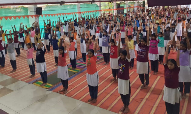 ಉಸಿರು, ಮನಸ್ಸು ಹಾಗೂ ಶರೀರ ಈ ಮೂರನ್ನುಜೋಡಿಸಲು ಯೋಗದಿಂದ ಮಾತ್ರ ಸಾದ್ಯ