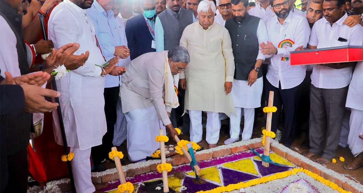 ಲಕ್ಕುಂಡಿ ಕೋಟೆ ವೀರಭದ್ರೇಶ್ವರ ದೇವಸ್ಥಾನದ ಆವರಣದಲ್ಲಿ ಉತ್ಖನನ ಕಾರ್ಯಕ್ಕೆ – ಸಿ.ಎಂ.ಚಾಲನೆ