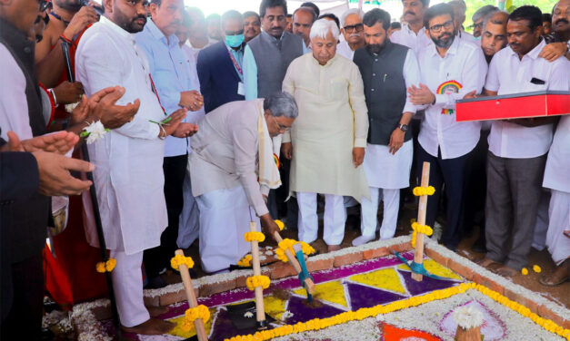 ಲಕ್ಕುಂಡಿ ಕೋಟೆ ವೀರಭದ್ರೇಶ್ವರ ದೇವಸ್ಥಾನದ ಆವರಣದಲ್ಲಿ ಉತ್ಖನನ ಕಾರ್ಯಕ್ಕೆ – ಸಿ.ಎಂ.ಚಾಲನೆ