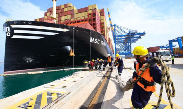 ವಿಶ್ವದ ದೊಡ್ಡ ಕಂಟೇನರ್‌ ಹಡಗು ವಿಳಿಂಜಂ ಬಂದರಿಗೆ ಆಗಮನ