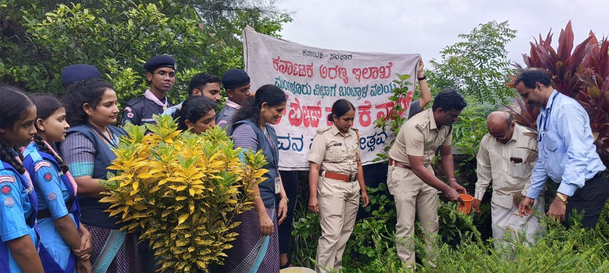 ಬಂಟ್ವಾಳ ವಿದ್ಯಾಗಿರಿ ಶ್ರೀ ವೆಂಕಟರಮಣ ಆಂಗ್ಲ ಮಾಧ್ಯಮ ಶಾಲೆಯಲ್ಲಿ  ವನಮಹೋತ್ಸವ ಆಚರಣೆ