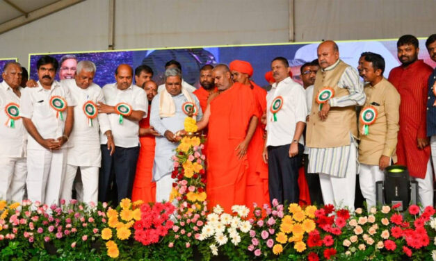 ಶ್ರೀ ಕಾಗಿನೆಲೆ ಮಹಾಸಂಸ್ಥಾನ ಕನಕಗುರುಪೀಠ ಹಾಗೂ ಶಾಖಾಮಠ ಮತ್ತು ಬೆಂಗಳೂರು ಭಕ್ತರ ಭಂಡಾರದ ಕುಟೀರ ಲೋಕಾರ್ಪಣೆಗೊಳಿಸಿದ ಸಿ.ಎಂ.