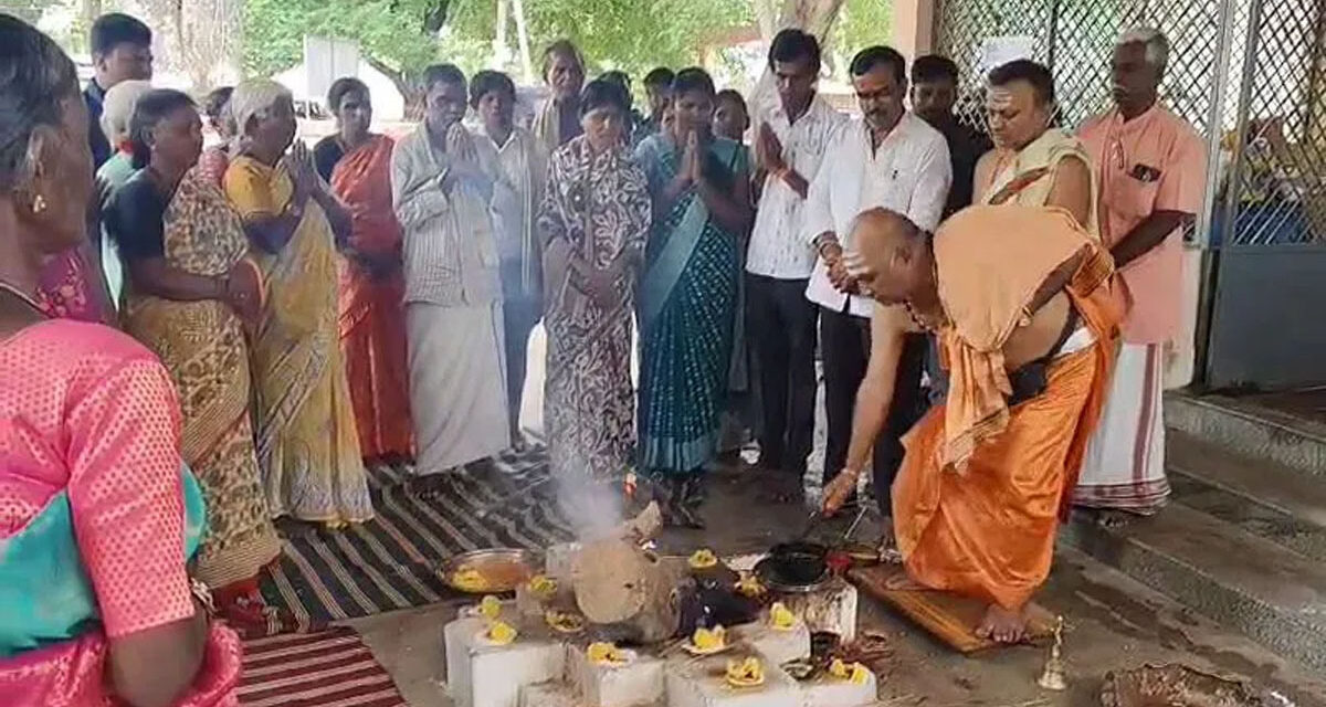 ಚಿಕ್ಕಬಳ್ಳಾಪುರ | ಕ್ರೈಸ್ತ ಧರ್ಮಕ್ಕೆ ಮತಾಂತರಗೊಂಡಿದ್ದ 15 ಕುಟುಂಬಗಳು ಹಿಂದೂ ಧರ್ಮಕ್ಕೆ ಘರ್ ವಾಪ್ಸಿ
