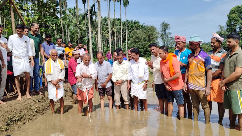 ಕಡೇಶಿವಾಲಯ : “ಗದ್ದೆಯಲ್ಲಿ ಸೇರೋಣ ವ್ಯವಸಾಯ ಮಾಡೋಣ” ವಿಶೇಷ ಕಾರ್ಯಕ್ರಮ ಸಂಪನ್ನ