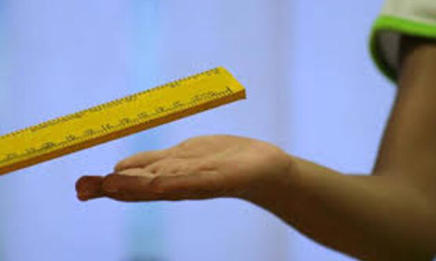 ಹೋಂ ವರ್ಕ್‌ ಮಾಡದಿದ್ದಕ್ಕೆ 7 ವರ್ಷದ ಬಾಲಕನ ಮೇಲೆ ಶಿಕ್ಷಕಿಯಿಂದ  ಕ್ರೌರ್ಯ – ತಲೆ ಕೆಳಗಾಗಿ ನೇತುಹಾಕಿ ಹಿಂಸೆ