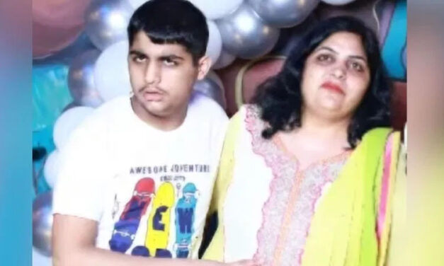 ಮಗನ ಮಾನಸಿಕ ಅಸ್ವಸ್ಥತೆಯಿಂದ ಬೇಸತ್ತಿದ್ದ ತಾಯಿ – 13ನೇ ಮಹಡಿಯಿಂದ ಪುತ್ರನೊಂದಿಗೆ ಹಾರಿ ಆತ್ಮಹತ್ಯೆ