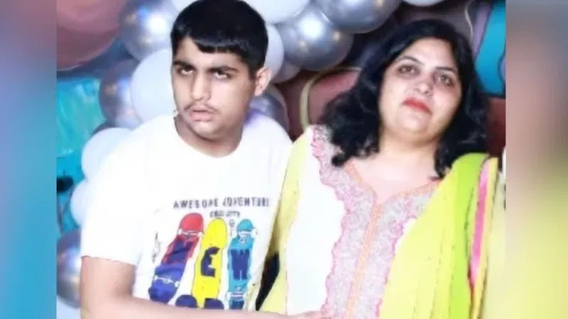 ಮಗನ ಮಾನಸಿಕ ಅಸ್ವಸ್ಥತೆಯಿಂದ ಬೇಸತ್ತಿದ್ದ ತಾಯಿ – 13ನೇ ಮಹಡಿಯಿಂದ ಪುತ್ರನೊಂದಿಗೆ ಹಾರಿ ಆತ್ಮಹತ್ಯೆ