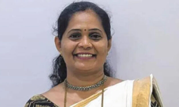 ಕೂಳೂರು : ರಸ್ತೆ ಗುಂಡಿಗೆ ಬಿದ್ದ ಮಹಿಳೆ – ಕ್ಯಾಂಟರ್ ಲಾರಿ ಹರಿದು ಸಾವು