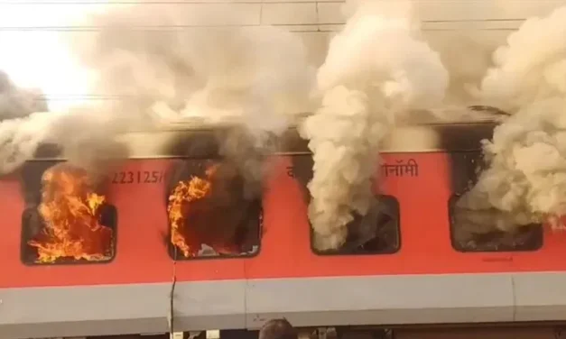 ಪಂಜಾಬ್‌ : ಗರೀಬ್ ರಥ ಎಕ್ಸ್‌ಪ್ರೆಸ್‌ ರೈಲಿನಲ್ಲಿ ಬೆಂಕಿ