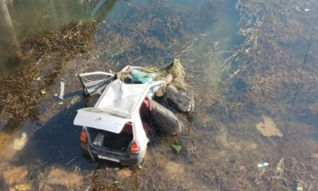 ಉತ್ತರಪ್ರದೇಶ : ಕಾಲುವೆಗೆ ಬಿದ್ದ ಕಾರು – ಐವರು ಸಾವು, ಇಬ್ಬರು ಗಂಭೀರ