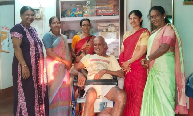 ಶ್ರೀ ಕ್ಷೇತ್ರ ಧರ್ಮಸ್ಥಳ ಗ್ರಾಮಾಭಿವೃದ್ಧಿ ಯೋಜನೆಯಿಂದ ವೀಲ್ ಚೇರ್ ಹಸ್ತಾಂತರ