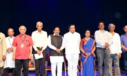 ನಟಿ, ಮಾಜಿ ಸಚಿವೆ ಉಮಾಶ್ರೀ ಅವರ ಏಕಪಾತ್ರ ಅಭಿನಯದ ‘ಶಮಿಷ್ಟೇ’ ನಾಟಕ ಪ್ರದರ್ಶನಕ್ಕೆ ಚಾಲನೆ