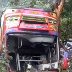 ಆಂಧ್ರಪ್ರದೇಶ – ಮಂಜಿನಿಂದಾಗಿ ಕಂದಕಕ್ಕೆ ಉರುಳಿದ ಬಸ್‌ – 9 ಸಾವು