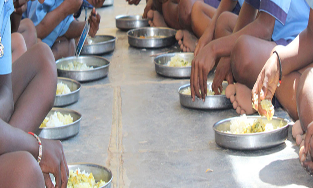 ಸರ್ಕಾರಿ ಶಾಲೆಗಳ LKG-UKG ಮಕ್ಕಳಿಗೂ ಬಿಸಿಯೂಟ ಯೋಜನೆ ಅನುಷ್ಠಾನಕ್ಕೆ ಸರ್ಕಾರ ಆದೇಶ