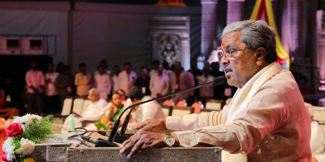 ಬಾದಾಮಿಯ ಇಮ್ಮಡಿ ಪುಲಿಕೇಶಿ ವೇದಿಕೆಯಲ್ಲಿ ಇಂದು ಸಂಜೆ ಆಯೋಜಿಸಿದ್ದ “ಚಾಲುಕ್ಯ ಉತ್ಸವ -2026” ರ ಉದ್ಘಾಟನಾ ಸಮಾರಂಭ