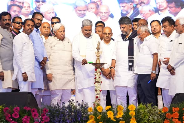 ಬಾಗಲಕೋಟೆ ವೈದ್ಯಕೀಯ ಮಹಾವಿದ್ಯಾಲಯ ಹಾಗೂ ಸಂಶೋಧನಾ ಸಂಸ್ಥೆಯ ಶಂಕುಸ್ಥಾಪನೆ,  ವಿವಿಧ ಅಭಿವೃದ್ಧಿ ಕಾಮಗಾರಿಗಳ ಉದ್ಘಾಟನೆ