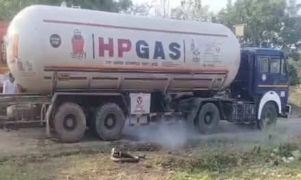 ಮಂಗಳೂರಿನಿಂದ ಧಾರವಾಡಕ್ಕೆ ತೆರಳುತ್ತಿದ್ದ ಟ್ಯಾಂಕರ್‌ನಲ್ಲಿ ಗ್ಯಾಸ್ ಸೋರಿಕೆ – ಕಲಘಟಗಿ, ಯಲ್ಲಾಪುರ ಮಾರ್ಗದಲ್ಲಿ ಸಂಚಾರ ನಿಷೇಧ