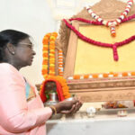 ಅಯೋಧ್ಯೆ ರಾಮಮಂದಿರಕ್ಕೆ ದ್ರೌಪದಿ ಮುರ್ಮು ಭೇಟಿ – 150 ಕೆಜಿ ತೂಕದ ಚಿನ್ನ ಲೇಪಿತ ಲೋಹದ ತಟ್ಟೆ ಪ್ರತಿಷ್ಠಾಪನೆ